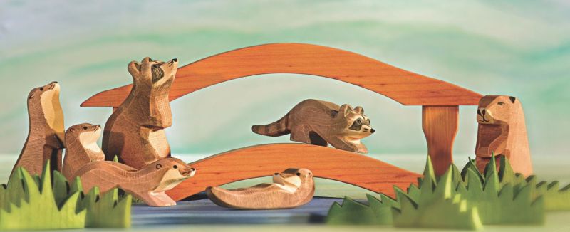 Oshteimer Wooden Sea Otter - Running | Wooden Figures- Blue Otter Toys