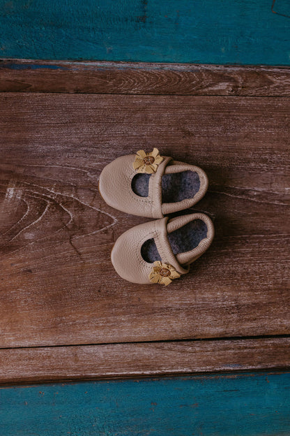Daffodil Daisy Mary Janes Shoes with Designs