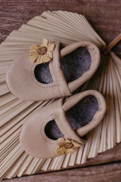 Daffodil Daisy Mary Janes Shoes with Designs