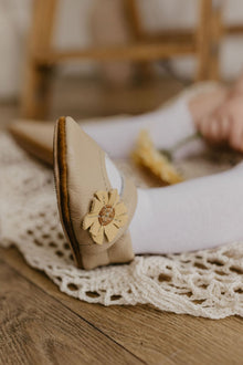 Daffodil Daisy Mary Janes Shoes with Designs