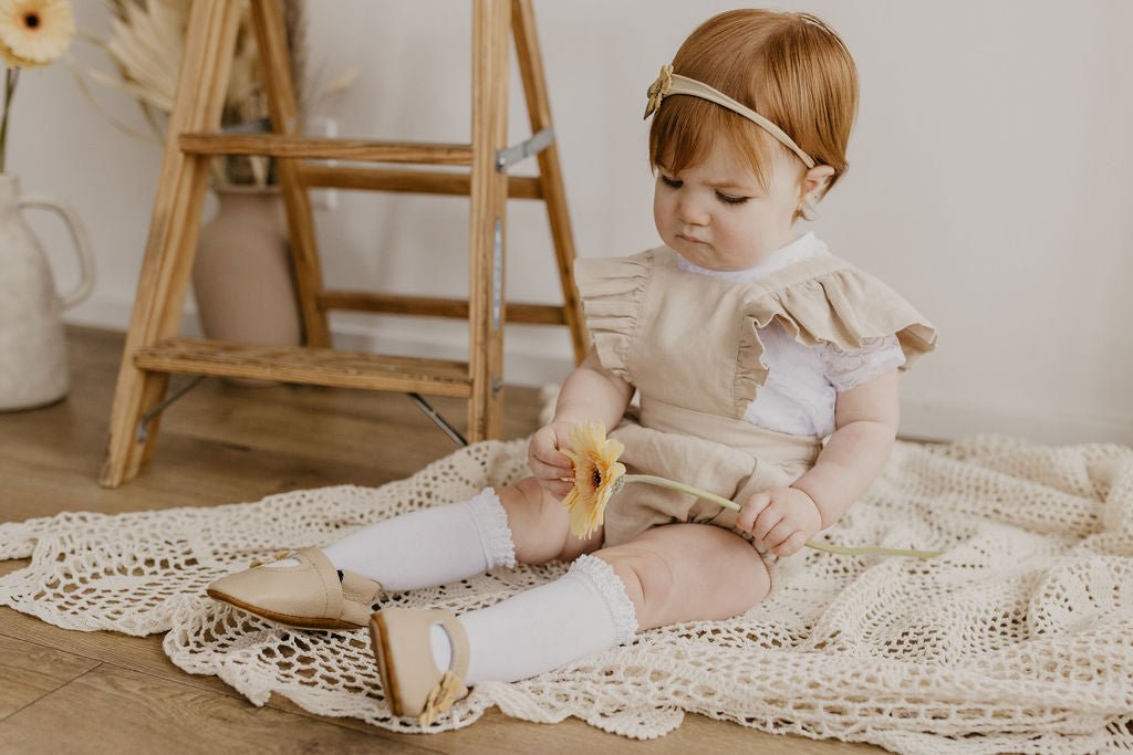 Daffodil Daisy Mary Janes Shoes with Designs