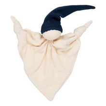Keptin Jr. Zmooz with navy blue hat