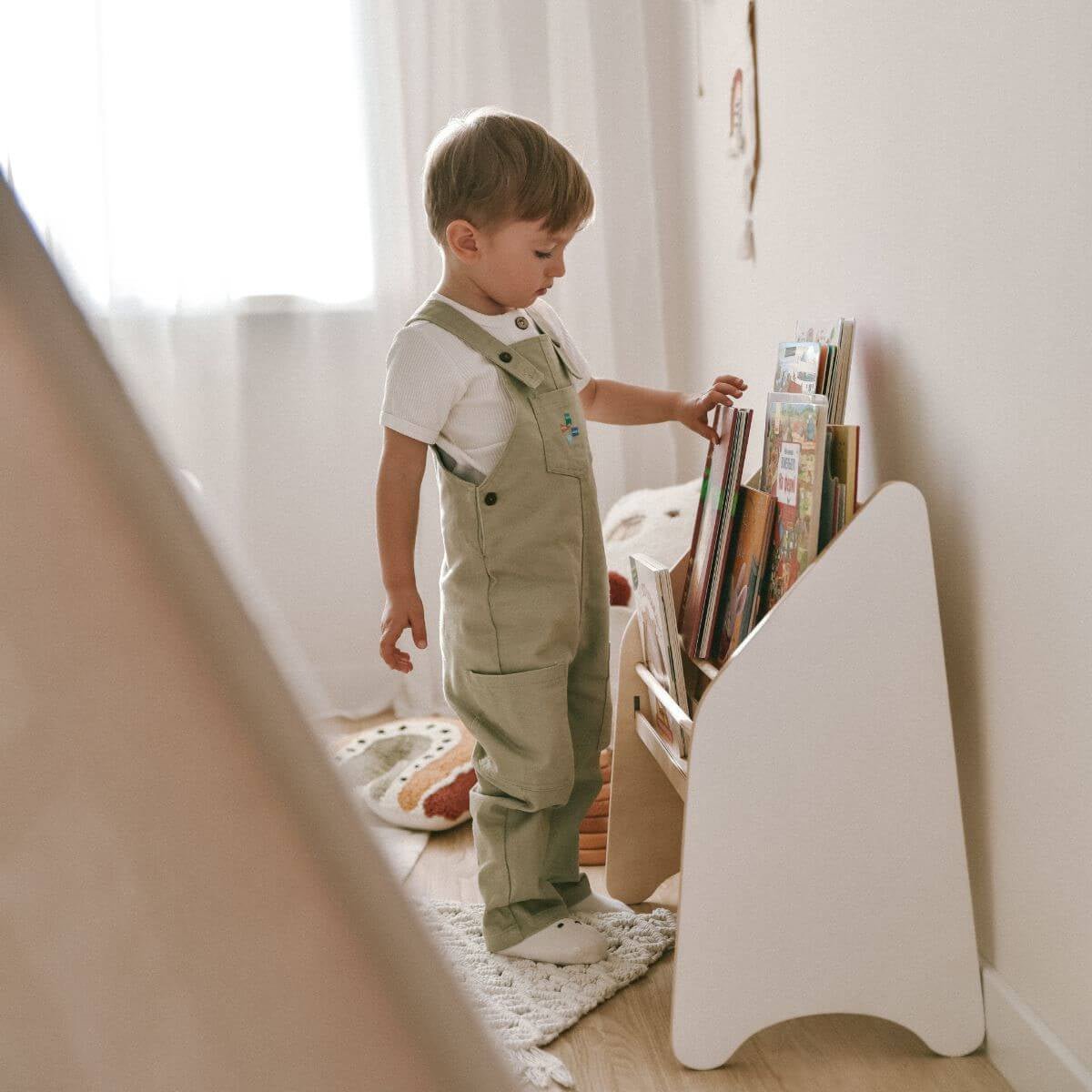 Wooden Montessori Bookshelf
