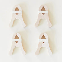 Wooden Play Clips (4 Clips)