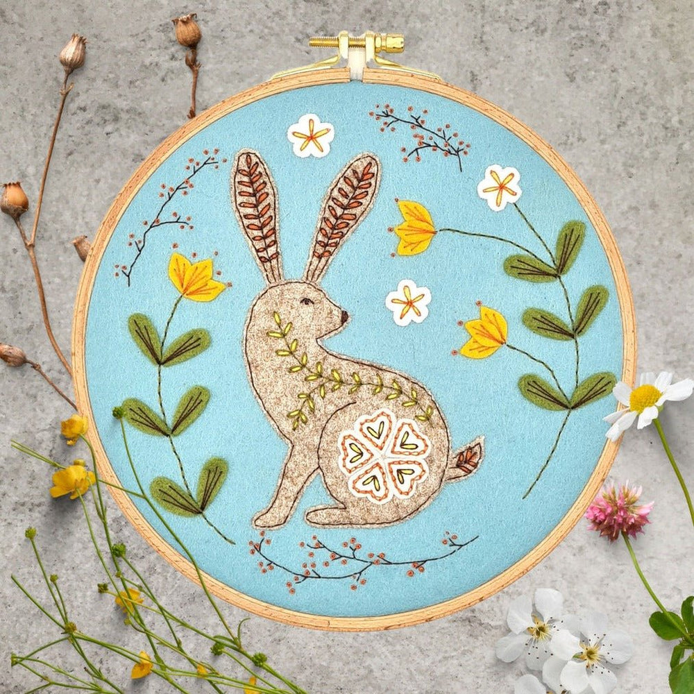 Corinne Lapierre Wild Hare Appliqué Hoop Craft Kit - blueottertoys-CL-APPHAR1O