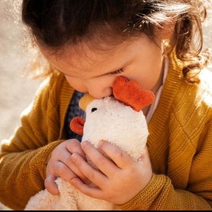 
                  
                    Girls with senger Chicken
                  
                
