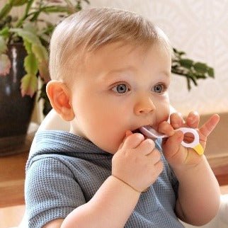 I Can Spoon - Classic Colors Spoons for open-ended play - Color: Green Pink