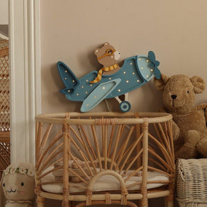 
                  
                    little-lights-vintage-plane
                  
                
